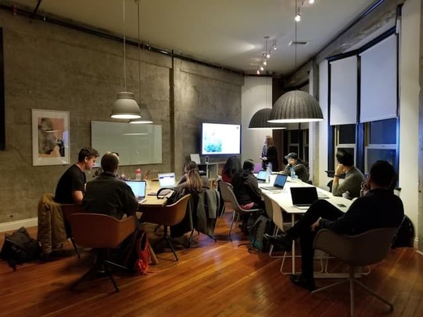 Comment l'externalisation peut catalyser l'innovation ouverte dans les PME